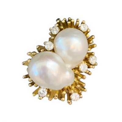 Sea Water Pearl Ring With Diamonds in Yellow Gold