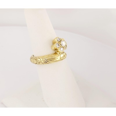 Mdviani 18K yellow Gold With Diamond flower Size 6.5