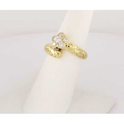 Mdviani 18K yellow Gold With Diamond flower Size 6.5