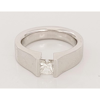 Gelin abaci Tension Set Princess Cut Diamond Ring