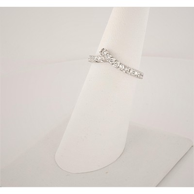 Ribbon Diamond Wedding Band