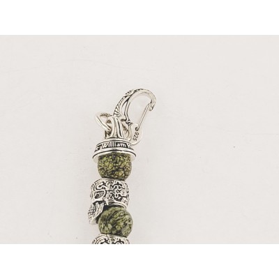 WILLIAM HENRY RELIANT SILVER SKULL AND GREEN SERPENTINE BEAD BRACELET