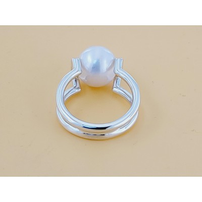 Sterling silver with a freshwater cultured pearl