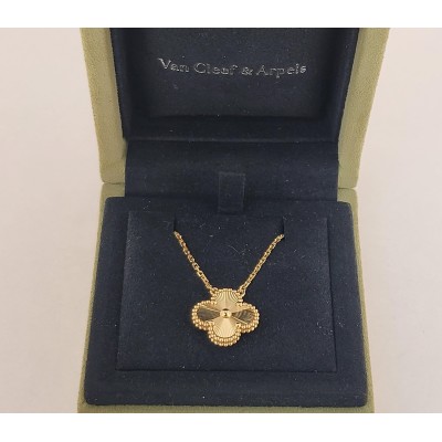 VAN CLEEF & ARPELS VCA VINTAGE ALHAMBRA PENDANT NECKLACE