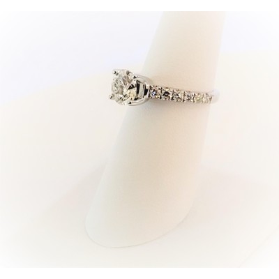 Vera Wang 14K White gold engagement ring with round brilliant diamond