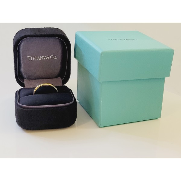 Tiffany & co 750 18K yellow gold wedding ring size 8/75