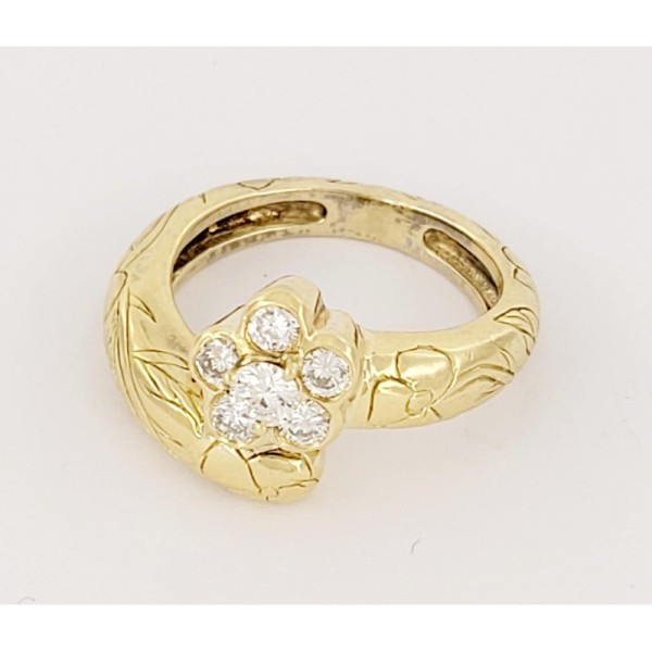 Mdviani 18K yellow Gold With Diamond flower Size 6.5