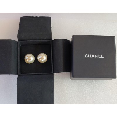 Women's Chanel Pearl Earrings