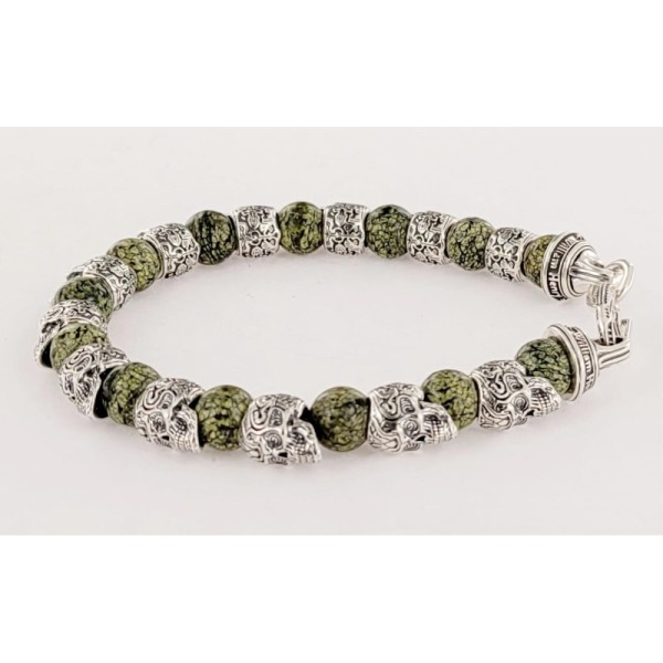 WILLIAM HENRY RELIANT SILVER SKULL AND GREEN SERPENTINE BEAD BRACELET