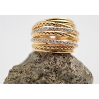 David Yurman Crossover Wide Ring in 18K Yellow Gold With Diamonds